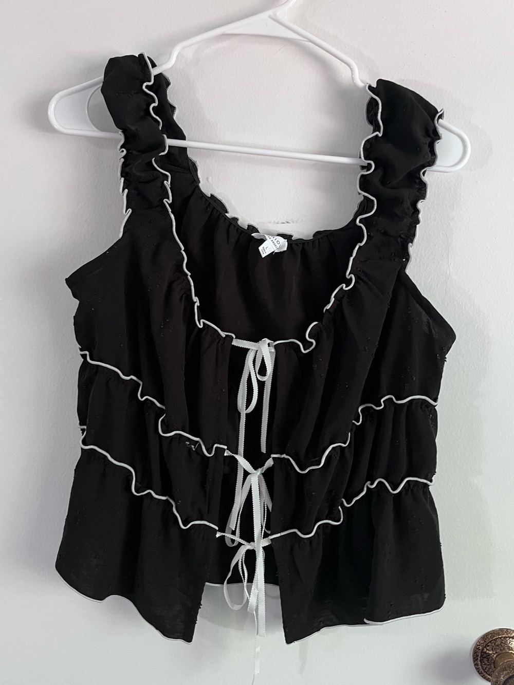 Kirious LA Ruffle Tie-Front Y2K Black Camisole with White Contrast Trim L/XL
